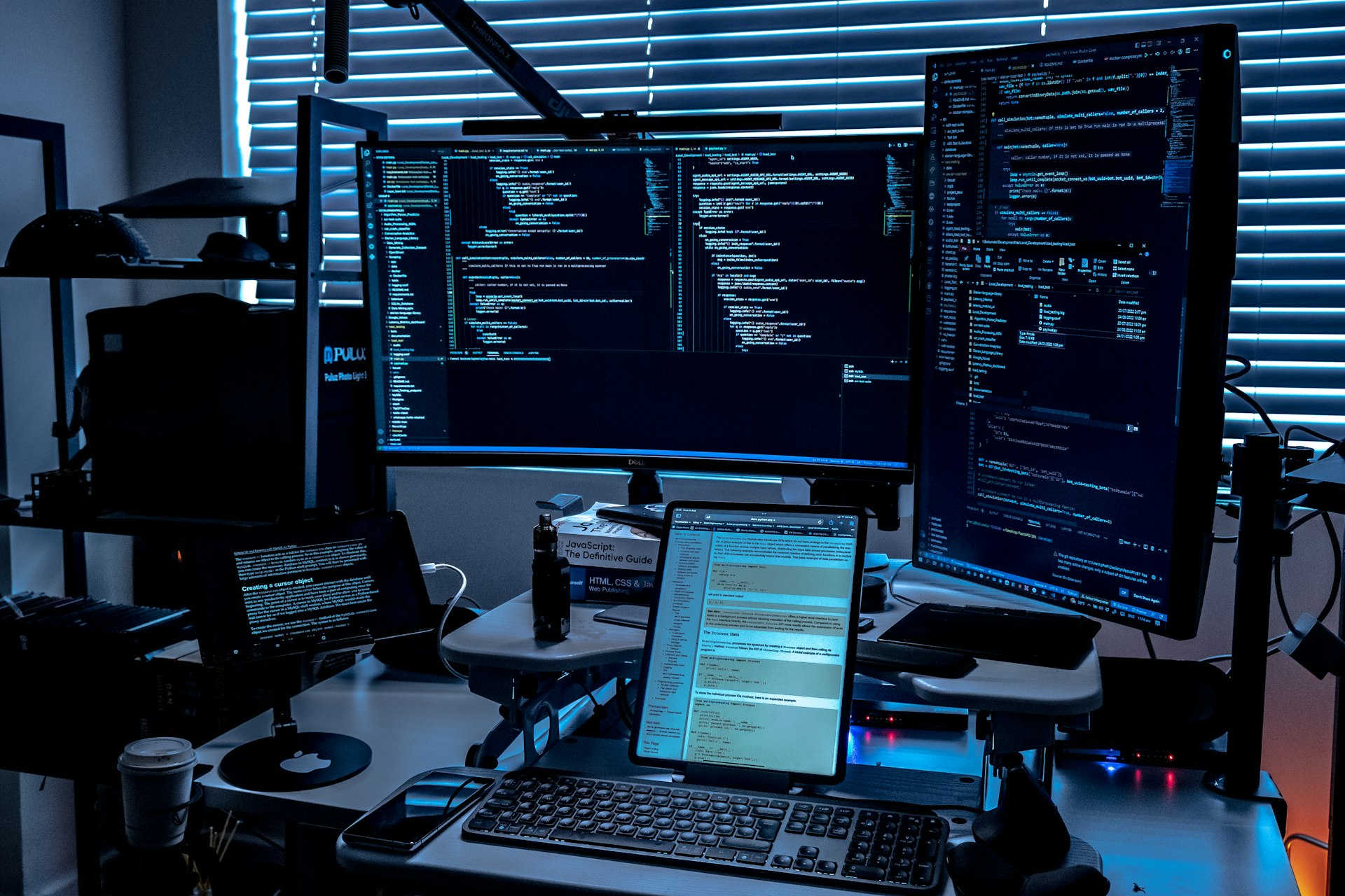 employee tracking features